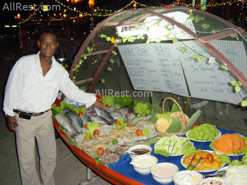 Ark Bar Garden Beach Resort 11